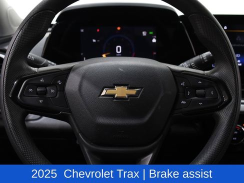 Used 2025 Chevrolet Trax LT image 10