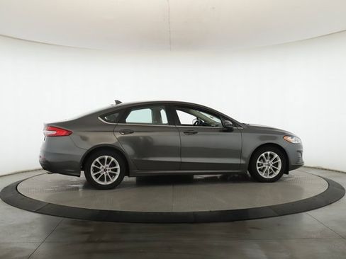 Used 2020 Ford Fusion SE image 6