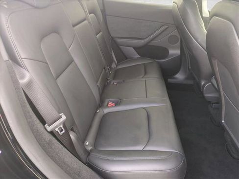Used 2023 Tesla Model Y Long Range image 21