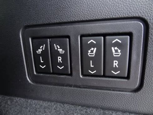 Used 2021 Cadillac XT6 Premium Luxury image 12