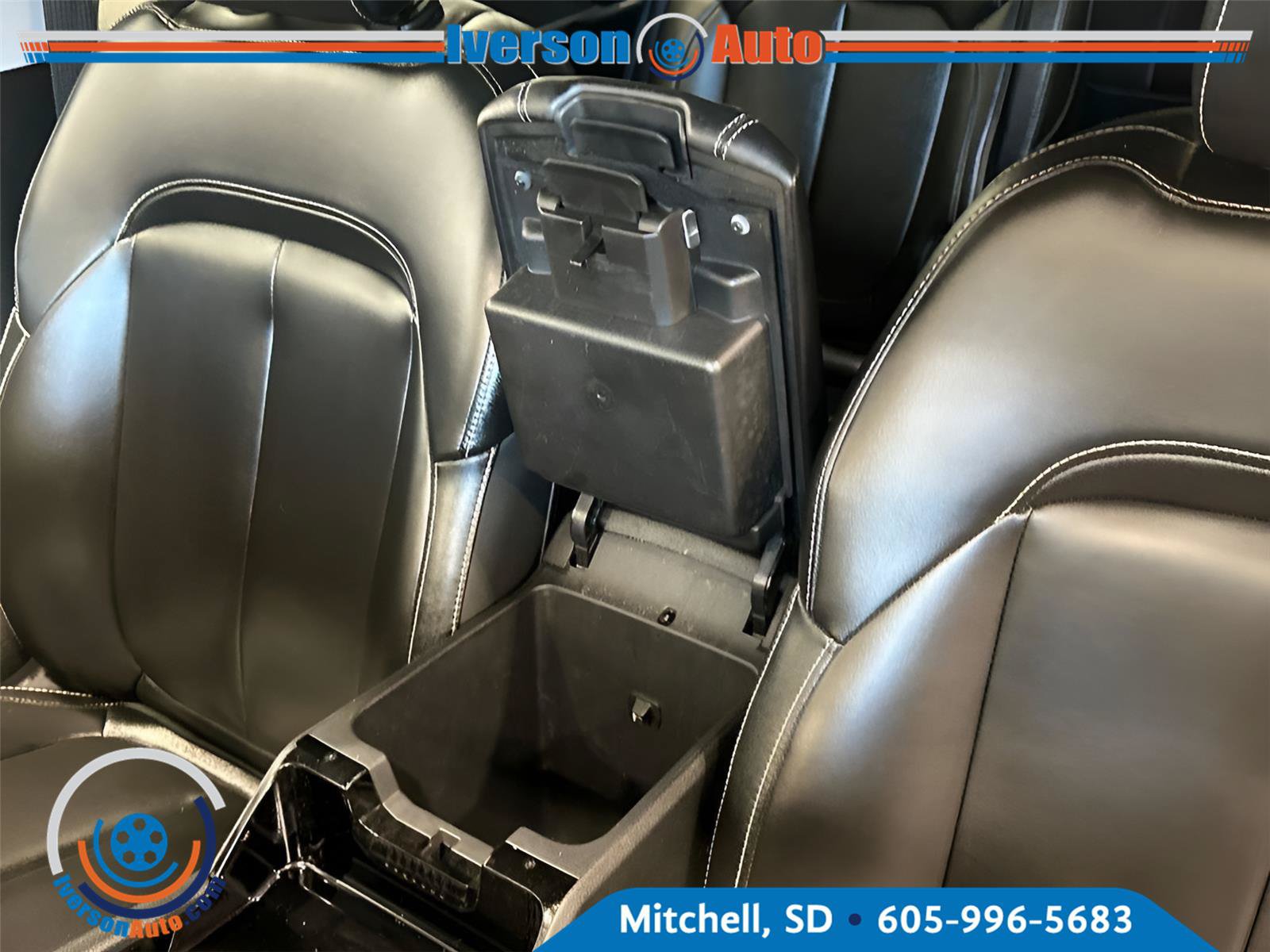 Used 2023 Jeep Grand Cherokee L Limited AWD/4WD image 23