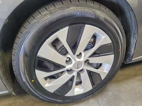 Used 2024 Nissan Altima 2.5 S FWD image 31