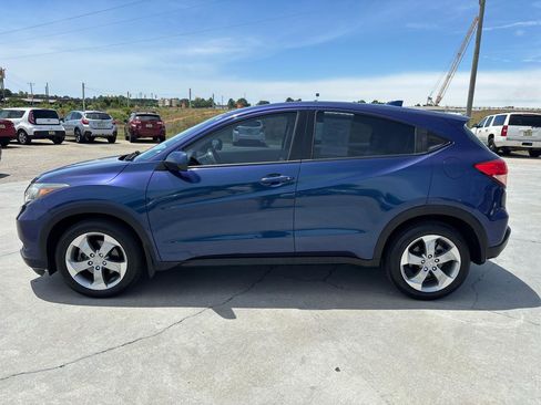 Used 2017 Honda HR-V LX image 7
