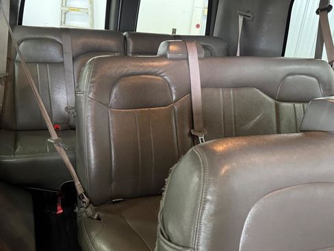 Used 2023 Chevrolet Express 3500 LS RWD image 9