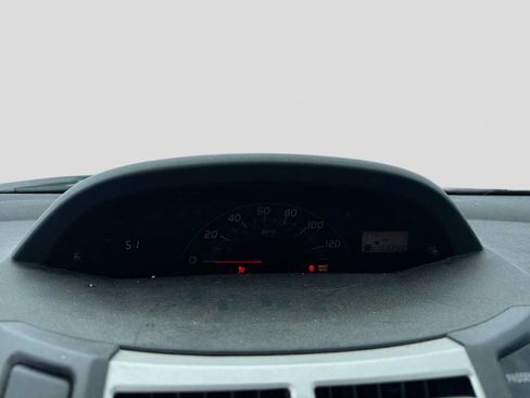 Used 2007 Toyota Yaris 2-Door Hatchback FWD image 13