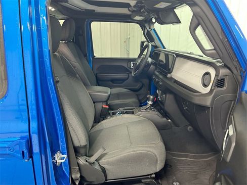 Used 2024 Jeep Gladiator Sport image 21