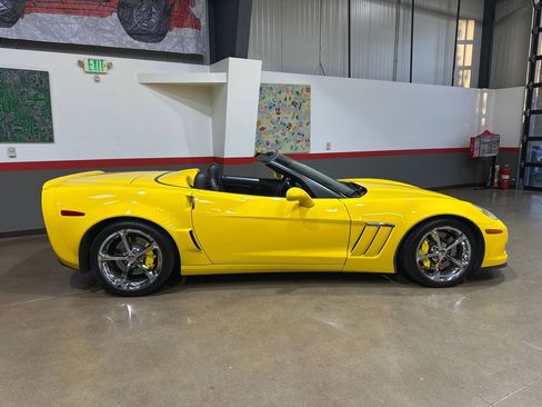 Used 2011 Chevrolet Corvette Grand Sport w/ Preferred Equipment Group image 3