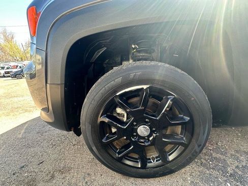 Used 2020 Jeep Renegade Latitude w/ Cold Weather Group image 19