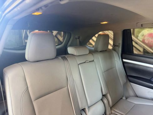 Used 2016 Toyota Highlander XLE AWD/4WD image 35