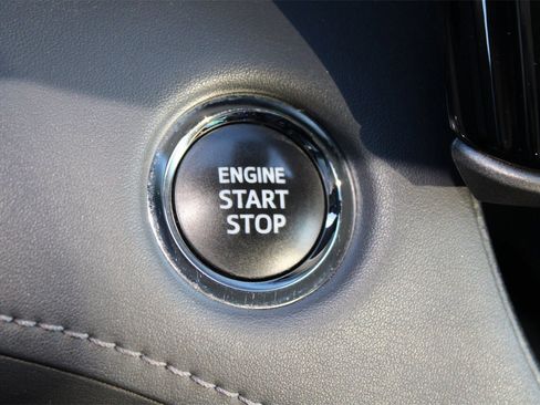 Used 2023 Toyota Highlander XLE image 26