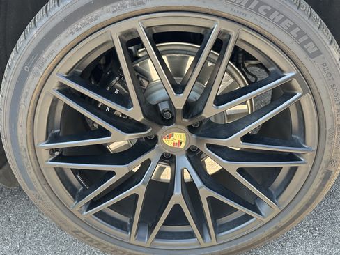 Used 2024 Porsche Macan GTS AWD/4WD image 13