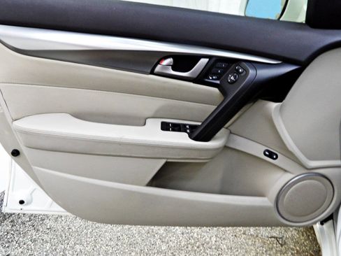 Used 2009 Acura TL w/ Technology Package FWD image 7