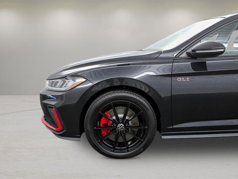 Used 2025 Volkswagen Jetta GLI Autobahn image 34