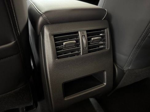 New 2025 Mitsubishi Outlander SE image 22