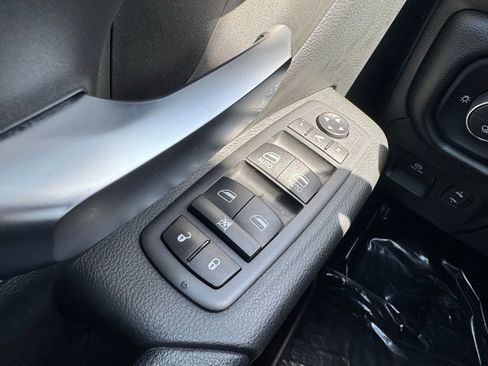 Used 2021 RAM 1500 Big Horn AWD/4WD image 35