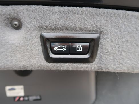 Used 2015 BMW 750Li image 51