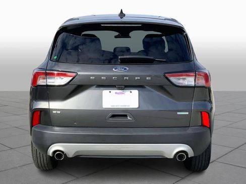 Certified 2020 Ford Escape SE image 4