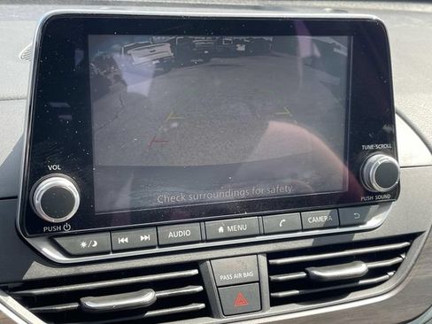 Used 2024 Nissan Altima 2.5 SV FWD image 29