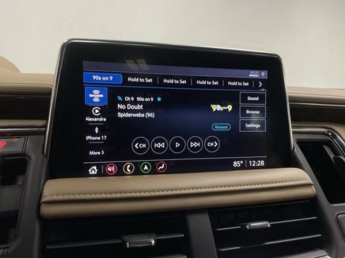 Used 2021 Chevrolet Tahoe Premier AWD/4WD image 16