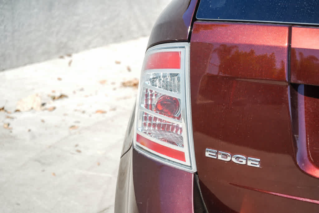 Used 2010 Ford Edge SEL FWD image 9