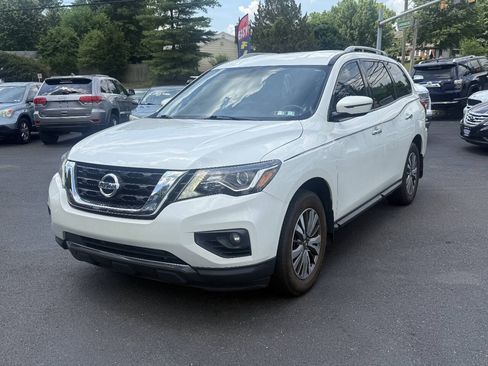 Used 2017 Nissan Pathfinder SV w/ Trailer Tow Package AWD/4WD image 6