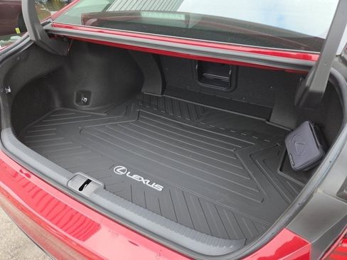 Certified 2025 Lexus ES 300h w/ Premium Package image 32