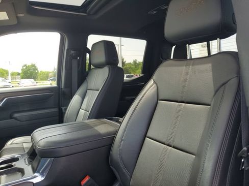 Used 2024 Chevrolet Silverado 1500 High Country w/ Technology Package AWD/4WD image 5