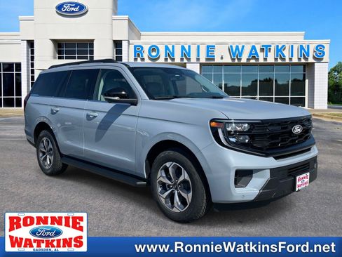 New 2027 Ford Expedition Active AWD/4WD image 1