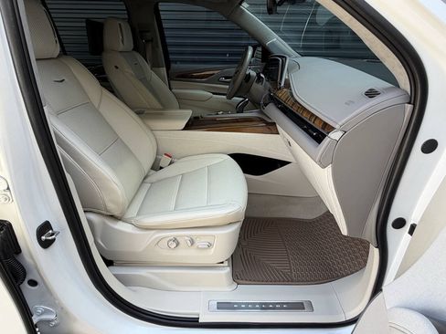 Used 2024 Cadillac Escalade Sport Platinum AWD/4WD image 25