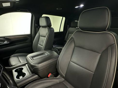 Used 2023 Chevrolet Suburban Premier AWD/4WD image 9