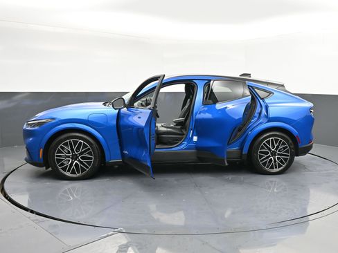 Used 2025 Ford Mustang Mach-E Premium image 40