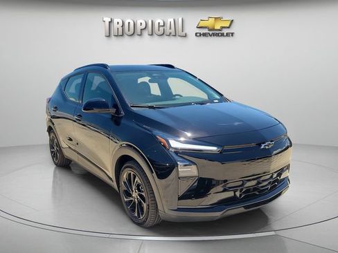 Used 2027 Chevrolet Bolt RS FWD image 4