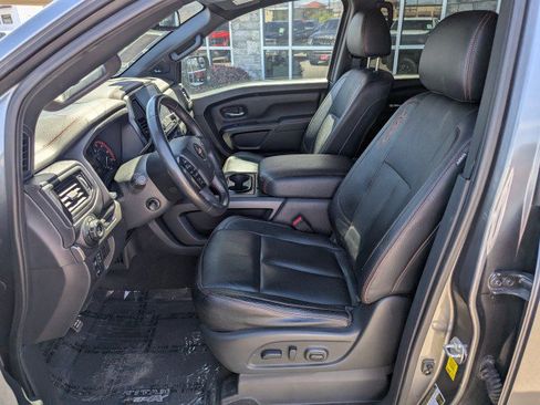 Used 2021 Nissan Titan PRO-4X w/ Pro-4x Convenience Package AWD/4WD image 12