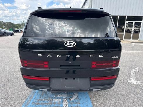 Used 2025 Hyundai Santa Fe SEL FWD image 9
