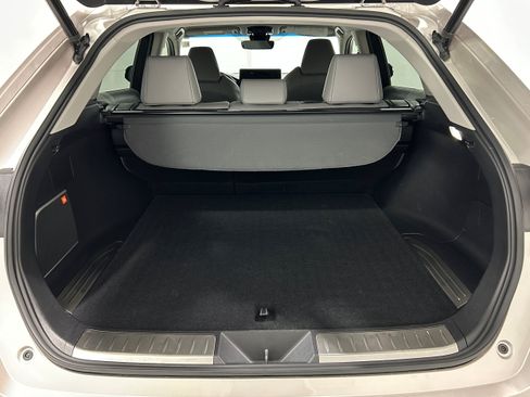 Used 2022 Toyota Venza XLE AWD/4WD image 31