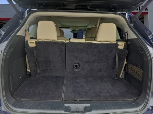 Used 2022 Toyota Highlander Platinum AWD/4WD image 28