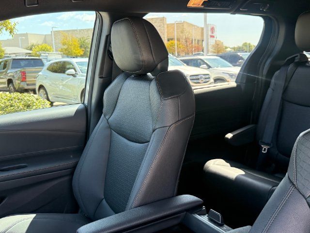 Used 2026 Toyota Sienna XLE Woodland Edition AWD/4WD image 14