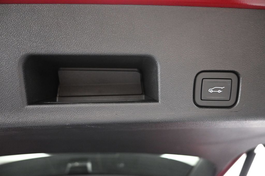 Used 2026 Chevrolet Traverse High Country AWD/4WD image 12
