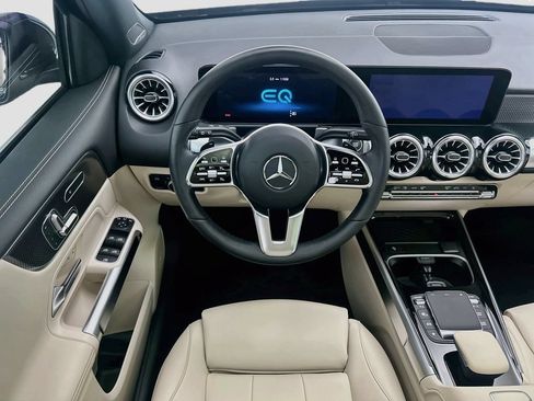 Certified 2023 Mercedes-Benz EQB 300 4MATIC image 10