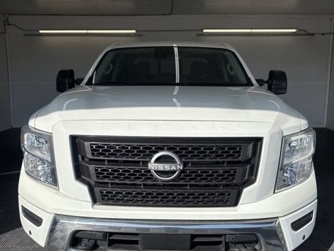 Used 2024 Nissan Titan SV w/ SV Convenience Package RWD image 18