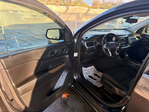 Used 2018 GMC Acadia SLE w/ Driver Alert Package I image 14