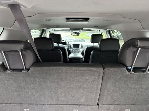 Used 2017 Chevrolet Suburban Premier AWD/4WD image 7