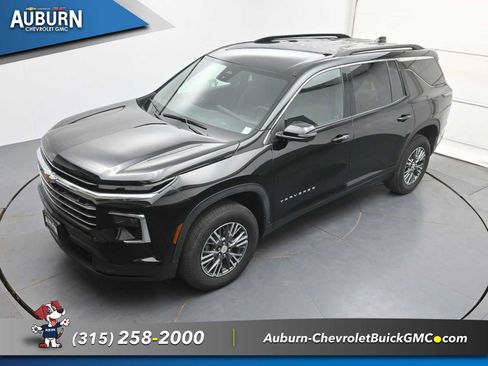 Used 2024 Chevrolet Traverse LT w/ Trailering Package AWD/4WD image 29
