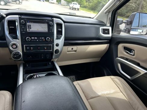 Used 2017 Nissan Titan SV AWD/4WD image 22