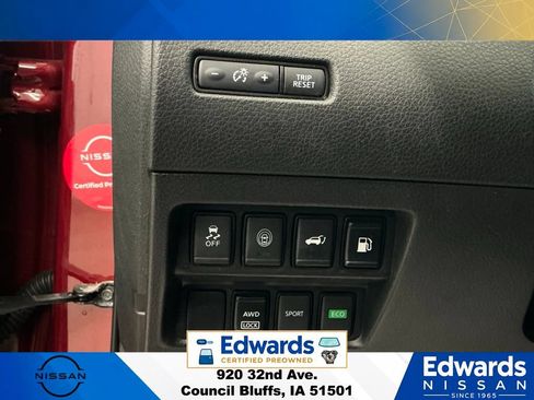 Used 2020 Nissan Rogue SV AWD/4WD image 24