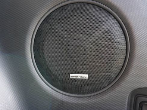 Used 2022 Subaru Forester Touring image 10