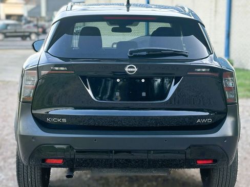 Used 2026 Nissan Kicks SV AWD/4WD image 5