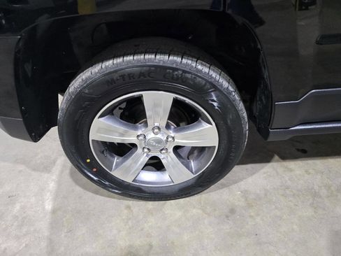 Used 2017 Jeep Patriot High Altitude AWD/4WD image 19