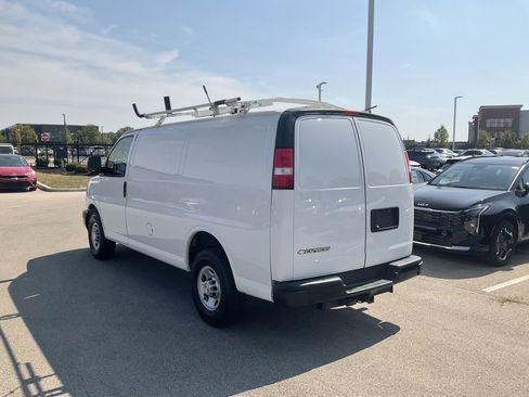 Used 2022 Chevrolet Express 2500 w/ Driver Convenience Package image 5