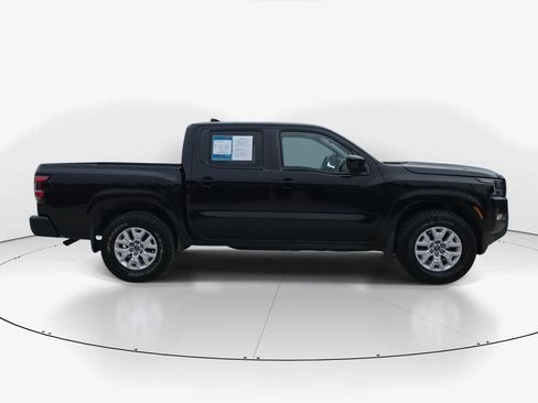 Used 2022 Nissan Frontier SV image 3